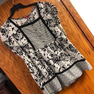 All A little larger 5x b/w figure flattering